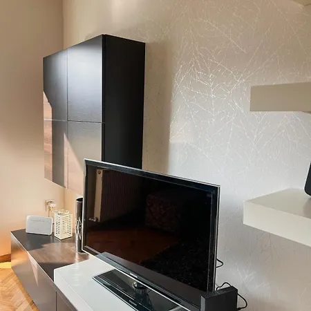 アパート Elena ヴラニェ